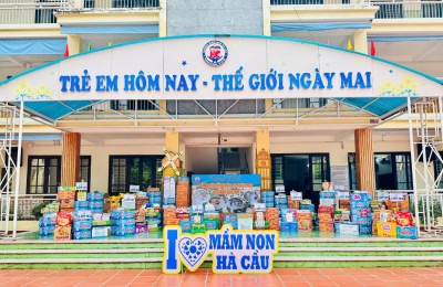 Chung tay ủng hộ bà con vùng lũ